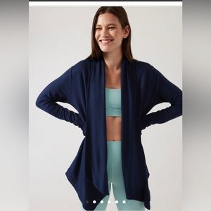 Pranayama Restore Wrap from Athleta. Awesome wrap!!! Great condition!